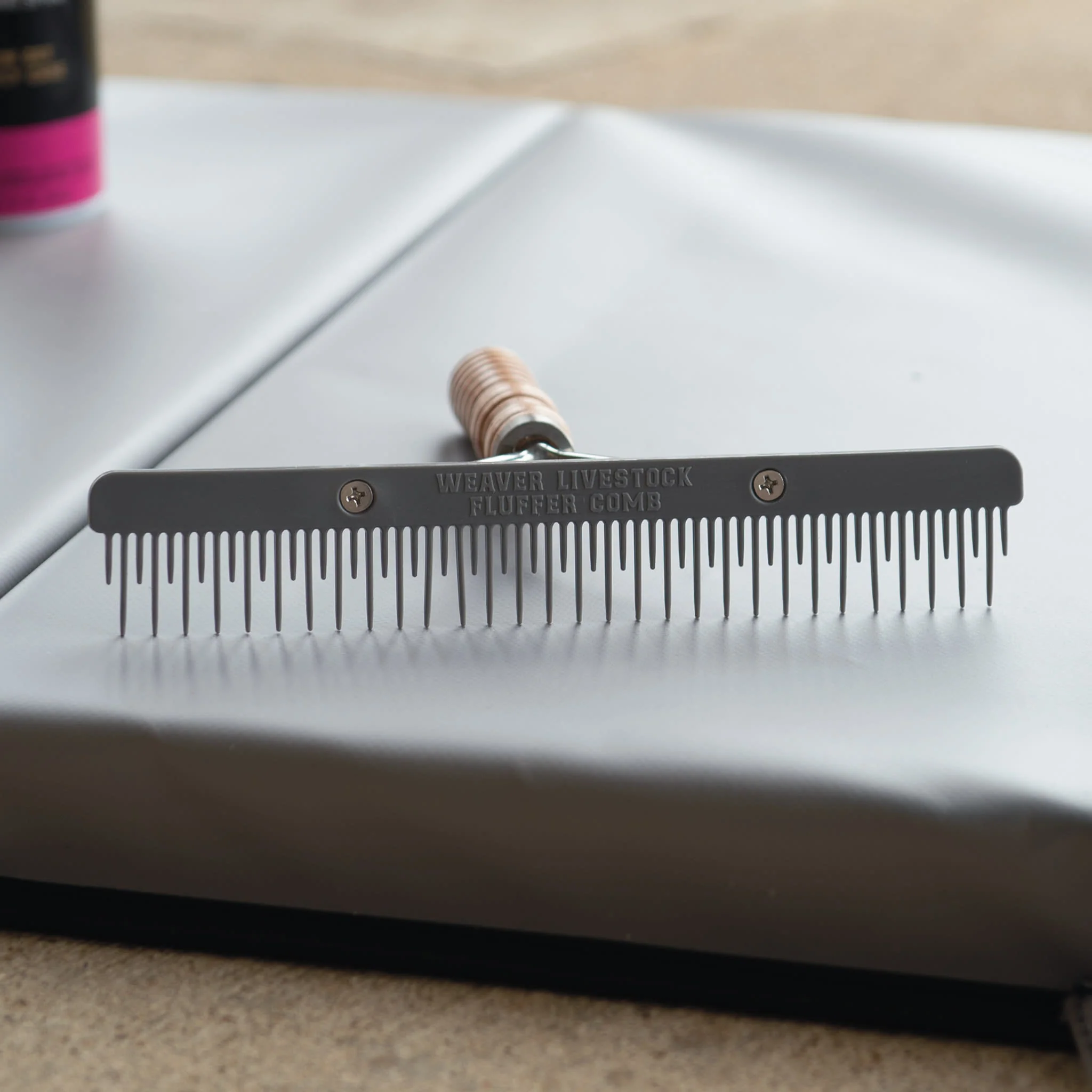 Plastic Fluffer Comb - Image 19